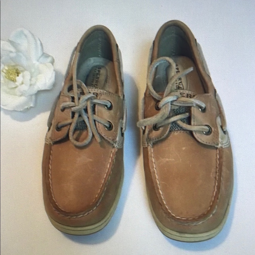 Men's Tan Boat Shoes
